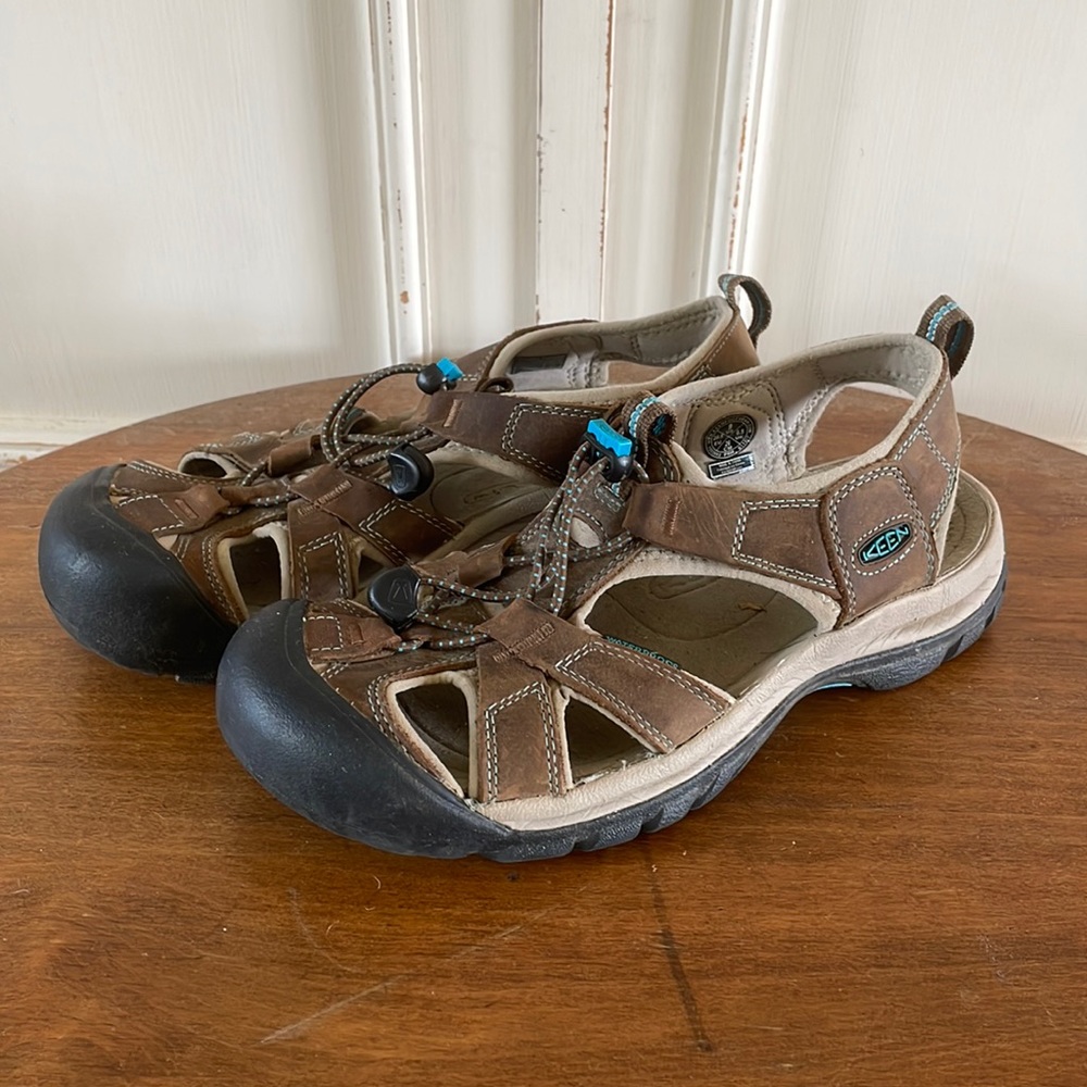 KEEN hiking sandals women’s sz9